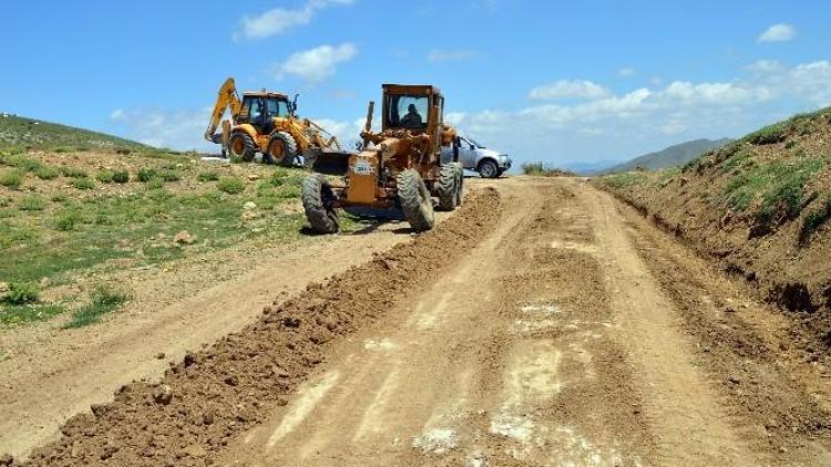 Yayla Yollarında Bakım Çalışmaları Başladı