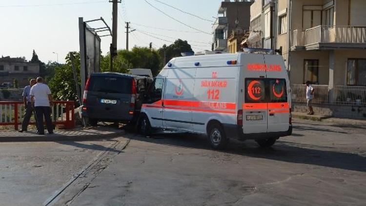 Söke’de Bu Kez Ambulans Kaza Yaptı