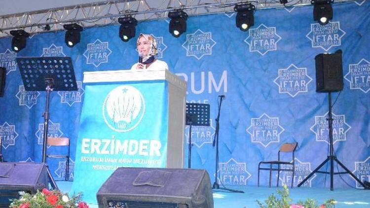 Cumhurbaşkanı Erdoğan’ın Kızı Sümeyye Erdoğan, Erzurum’da İftar Programına Katıldı