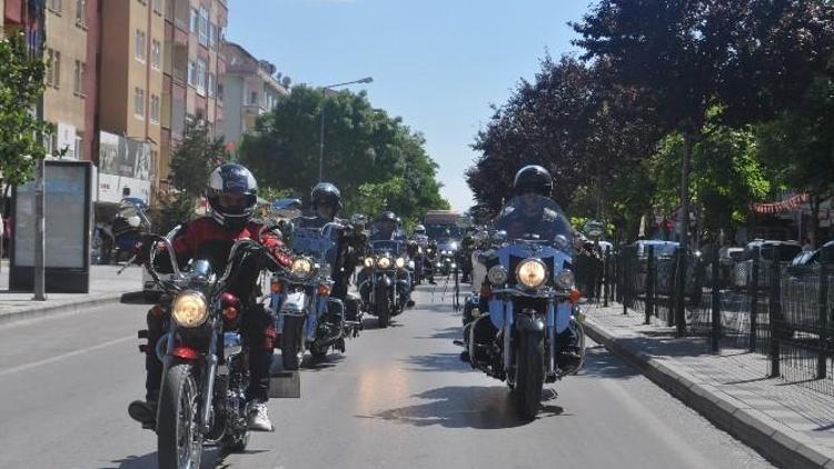 Chopper Motosiklet Kulübü Üyeleri Niğde’de Tur Attı