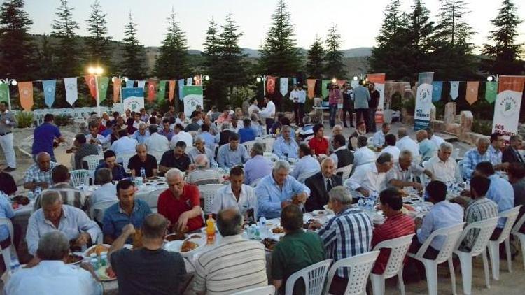 Başkan Polat, 82 Mahalle Muhtarı İle İftar Yaptı