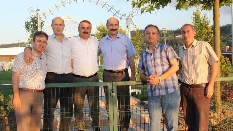 Başkan Karakullukçu, Arifiye Gölbaşı Parkta İftar Verdi