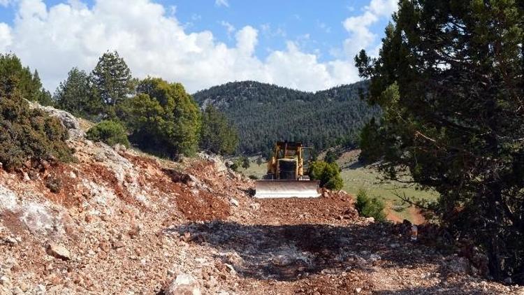 Elmalı Geçmen Yaylası Yolu Kısalıyor