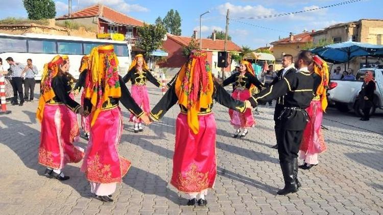 Macaristan Ve İstanbul Ekibi Ortaköy’de Gösteri Sundu