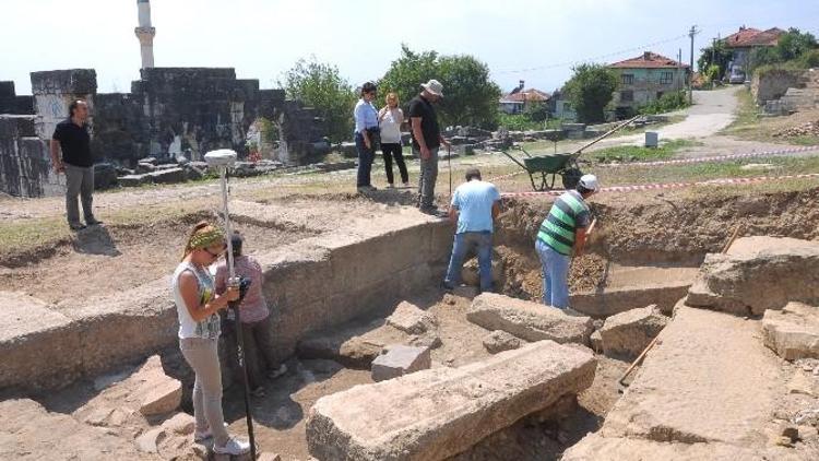 Geçmişe Dokunmak İstenler Bu Bölümü Seçiyor