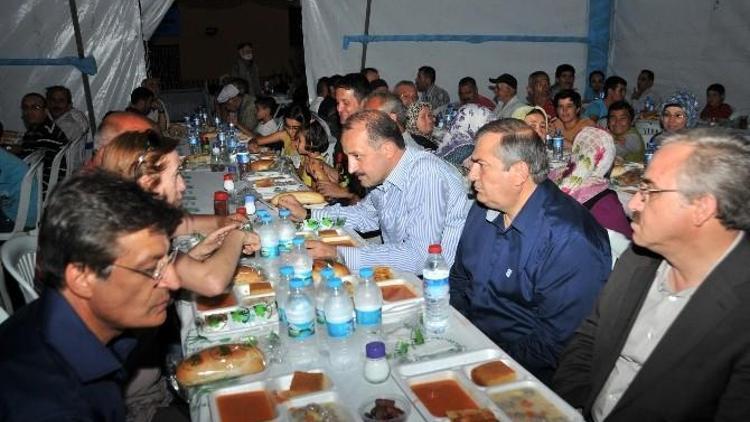 Mamak Belediyesi’nden Hasta Yakınlarına İftar