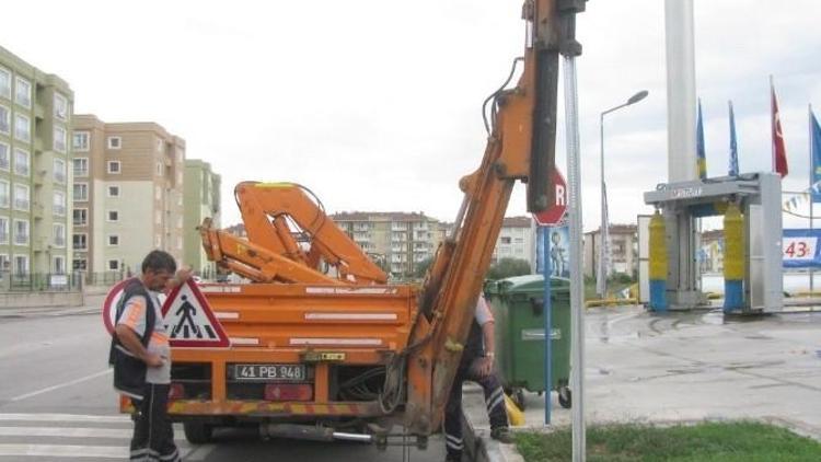 Trafik Levhalarına Özel Araç