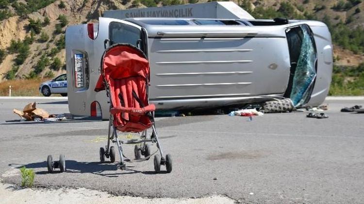 Sivas’ta Minibüs Devrildi: 8 Yaralı