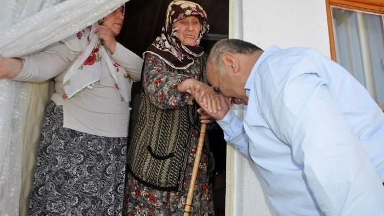 Başkan Ünlü’den Yaşlılara Bayram Ziyareti