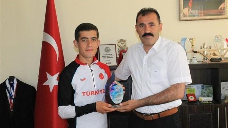 Milli Atletten Kısacık’a Ziyaret