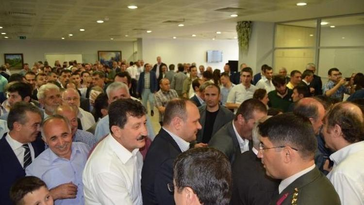 Trabzon’da Protokol Ve Halk Bayramlaştı