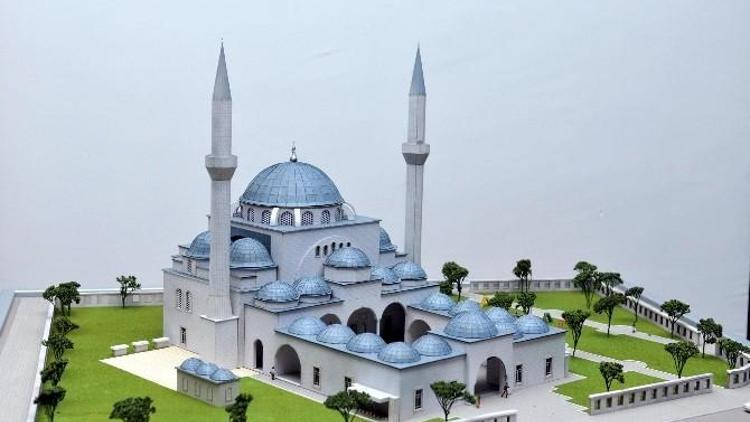 Başkan Tütüncü Cami İnşaatını İnceledi