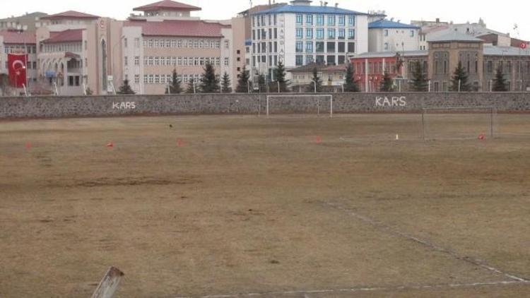 Yıkılan Stadyumun Yapımı Yılan Hikayesine Döndü