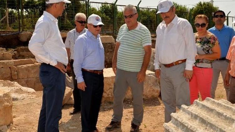 Vali Çakacak Soli Pompeipolis’teki Çalışmaları İnceledi