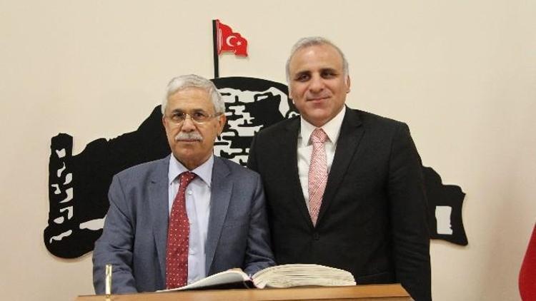 Prof. Dr. Öztürk, Vali Zorluoğlu Ve Başkan Yanılmaz’ı Ziyaret Etti