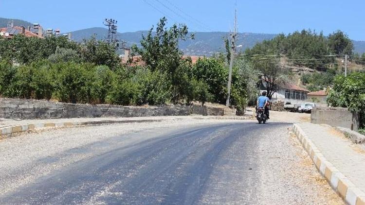 Sarıcakaya’da Asfalt Eriten Sıcaklar