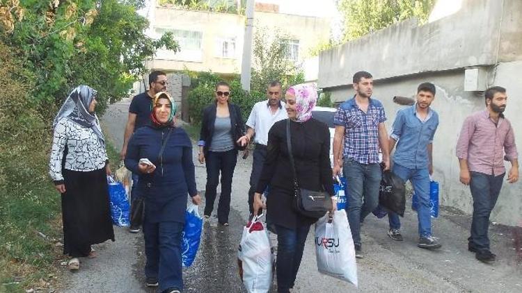 Ülkücü Kadınlar Suriyeli Sığınmacılara Yardım Yaptı
