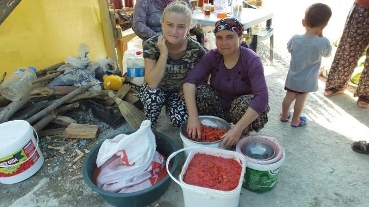 Ev Yapımı Salça Geçim Kapısı Oldu