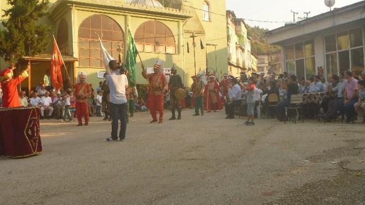 Köyde Mehterli Sünnet Düğünü İlgi Odağı Oldu