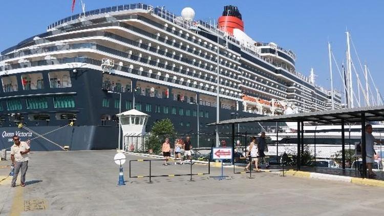 6 Yıldızlı Queen Victoria Marmaris’e Geldi