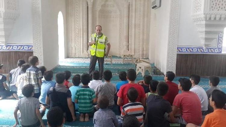 Kur’an Kursu Öğrencilerine Trafik Eğitimi