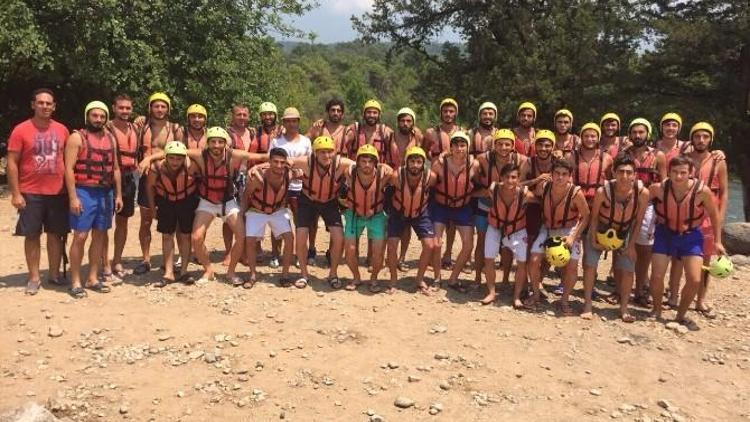 Manavgatsporlu Futbolcular Rafting Yaparak Stres Attı