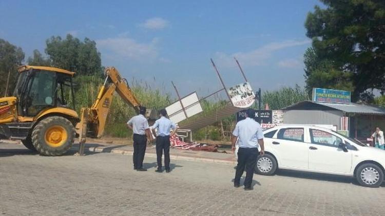 Alanya’da Kaçak Ve Ruhsatsız Yapılar Yıkılıyor