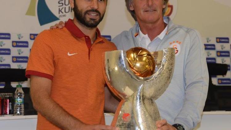 Galatasaray Teknik Direktörü Riekerink: Bu sezon hedefimiz 3 kupayı da kazanmak