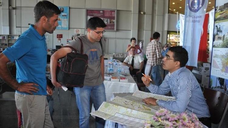 Büyükşehir’den Öğrencilere “Güler Yüzlü” Karşılama