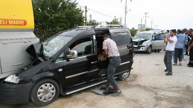 Kulu’da Üç Araçlı Trafik Kazası: 4 Yaralı