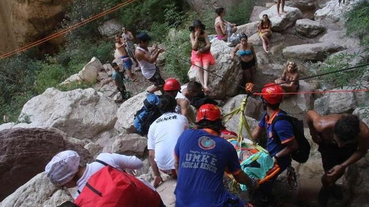 Bin 700 Metrede 24 Saat Nöbet Tutuyorlar