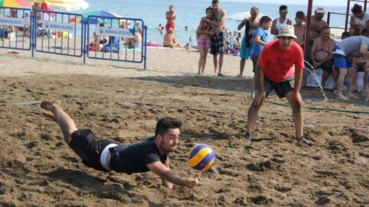 Gümüldür Plaj Voleybol Turnuvası’nda Heyecan Dorukta