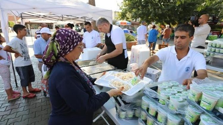 Selçuk’ta Şeftali Festivali Buruk Geçti