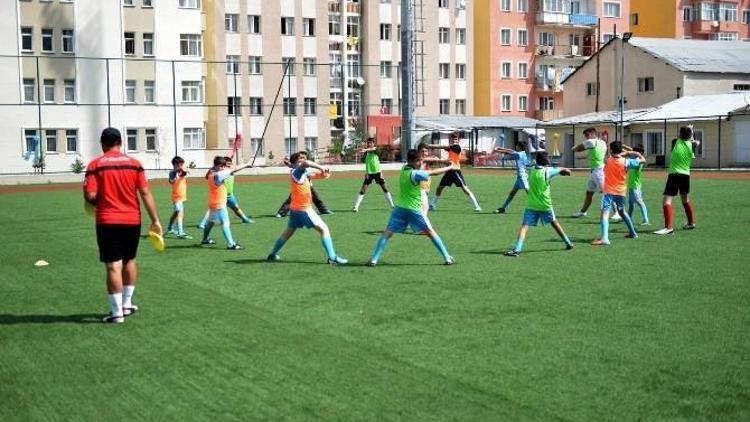 Yakutiye’nin Çocuklarından Futbola Yoğun İlgi