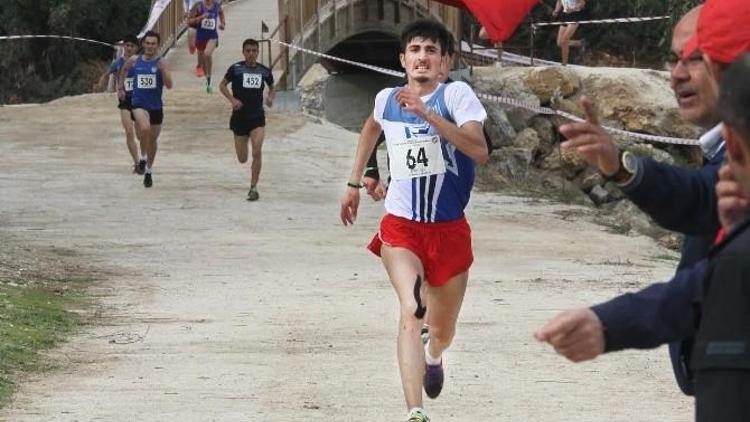 Ferhat Bozkurt Dağ Koşusunda Şampiyon Oldu