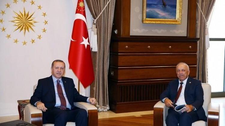 Hüseyin Özbakır, Cumhurbaşkanı Erdoğan’a Zonguldak’ın Sıkıntılarını Anlattı