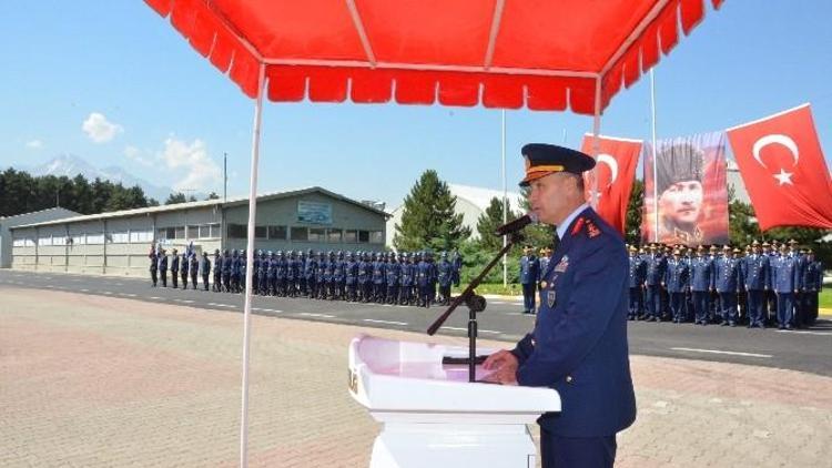 Vali Düzgün, Komuta Devir Teslim Törenine Katıldı