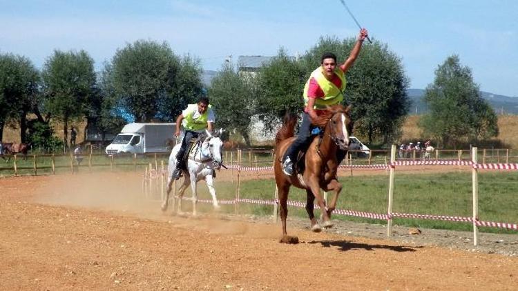 Devrekani’de Geleneksel AT Yarışları Düzenlendi