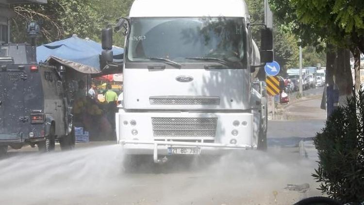 Siirt’te Caddeler Yıkanıyor