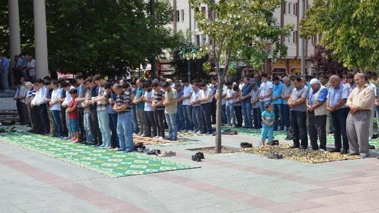 Aşırı Sıcaklar Altında Cuma Namazı