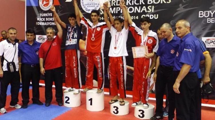 Kick Boks’ta Büyük Başarı