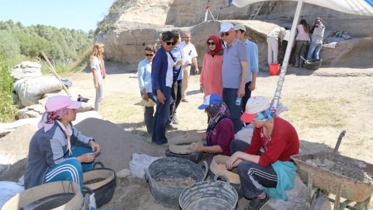 11 Bin Yıllık Köy Aşıklı Höyük