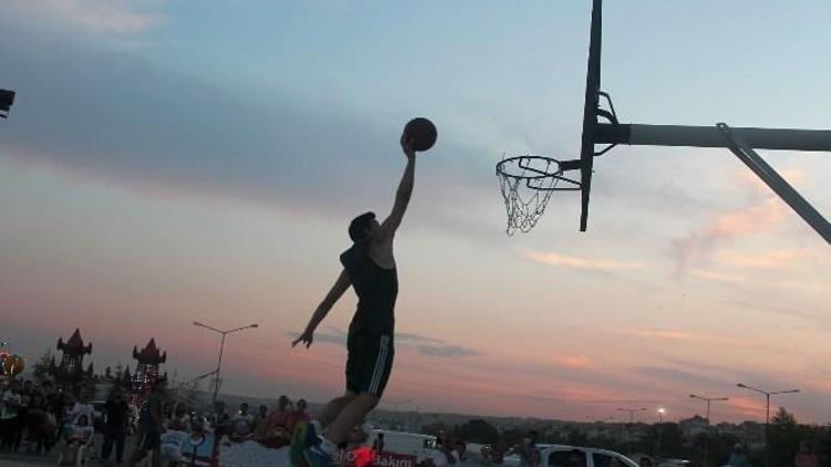 Tekirdağ’da Sokak Basketbolu Heyecanı