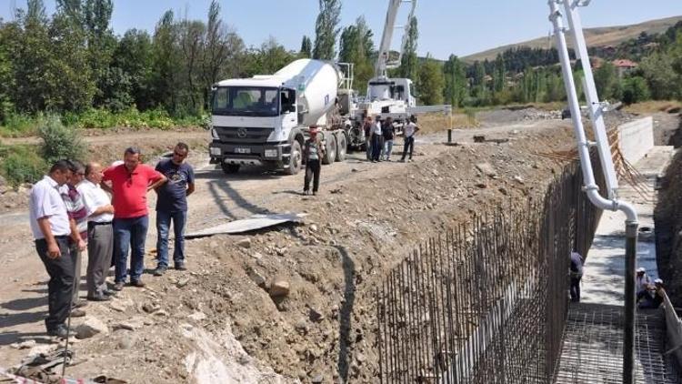 Bayat Çayı Islah Çalışmaları Devam Ediyor