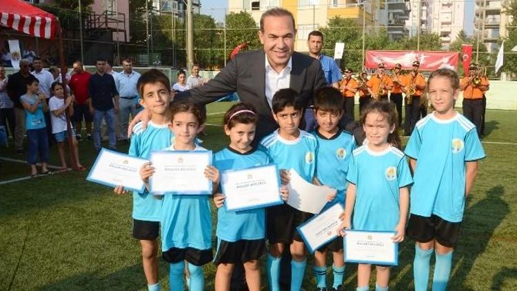 Adana Büyükşehir Belediyesi Futbol Okulları Sezonu Törenle Kapattı
