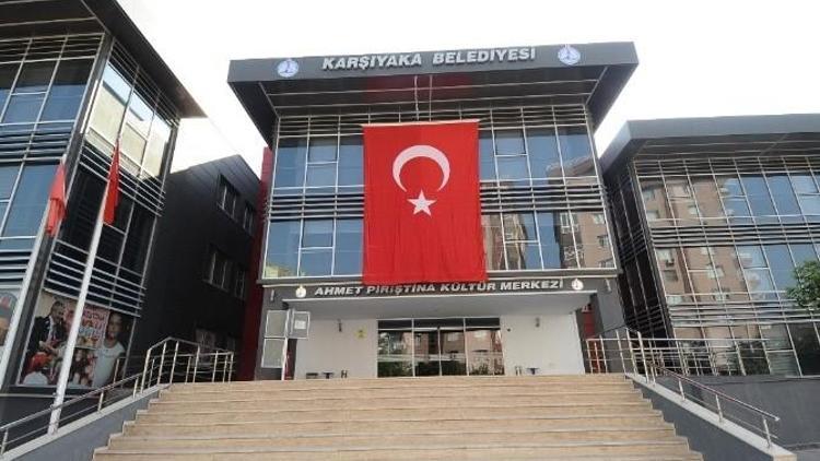 Karşıyaka Belediyesi’nden Terör Olaylarına Türk Bayraklı Tepki