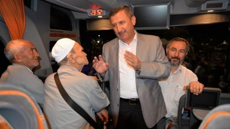 Vali Şerif Yılmaz’dan Hacı Adaylarına: İslam Kardeşliğini Doyasıya Yaşayın