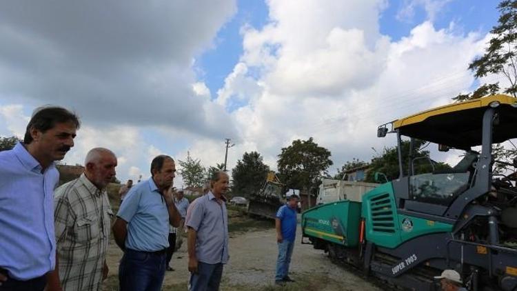 Mahalle Statüsüne Kavuşan Köy Yolları Sıcak Asfaltla Kaplanıyor