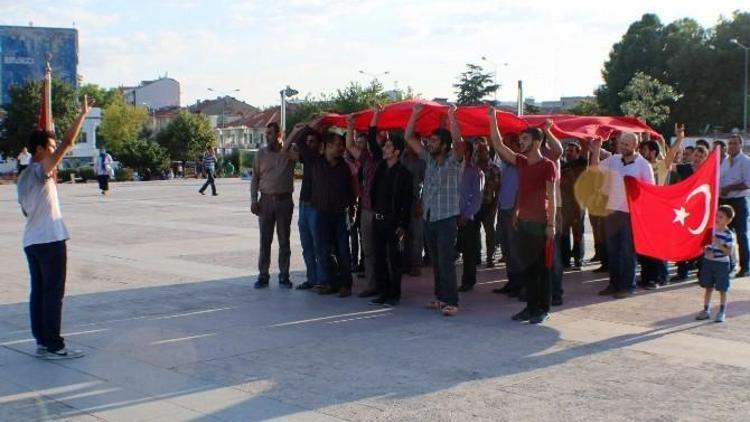 Petlas İşçilerinden Şehidin Ailesine Taziye Ziyareti