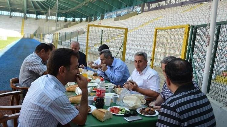 Akay: Erzurum Spor Tesisleriyle Gurur Duymalı